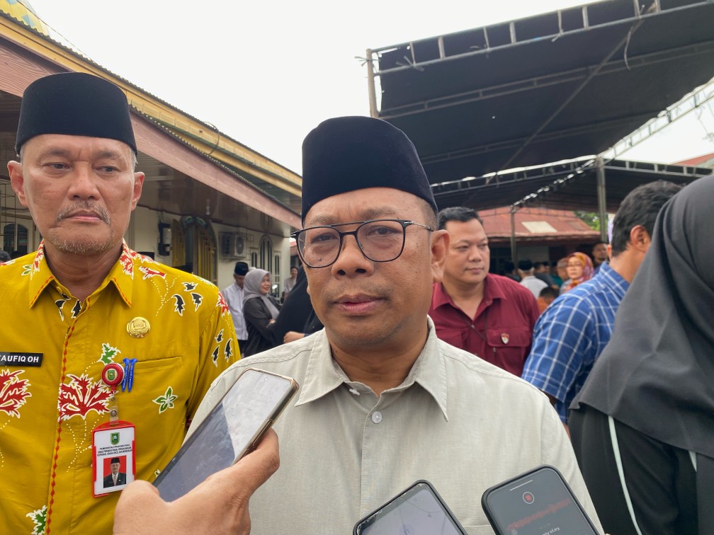 Pj Gubernur Riau, Rahman Hadi menyampaikan duka mendalam Kadisbud Riau meninggal (foto/yuni)